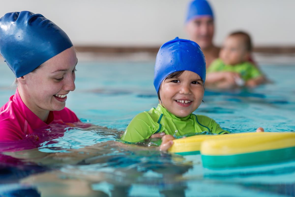 Schwimmen lernen in Ostfriesland — Das richtige Alter und di